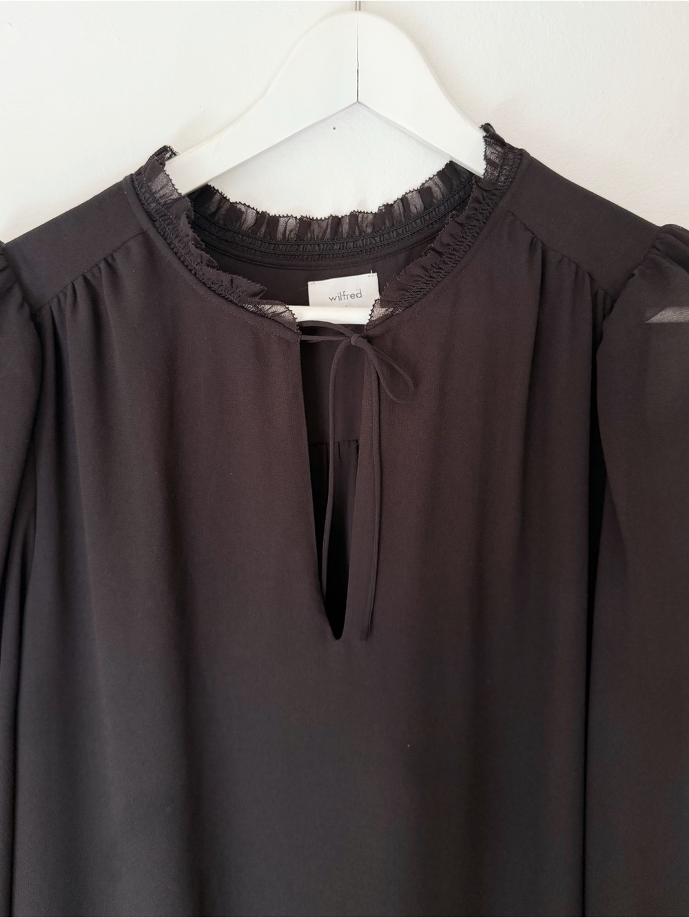 Aritzia Wilfred Écoulement Black Flowy Dress - Picture 3 of 6
